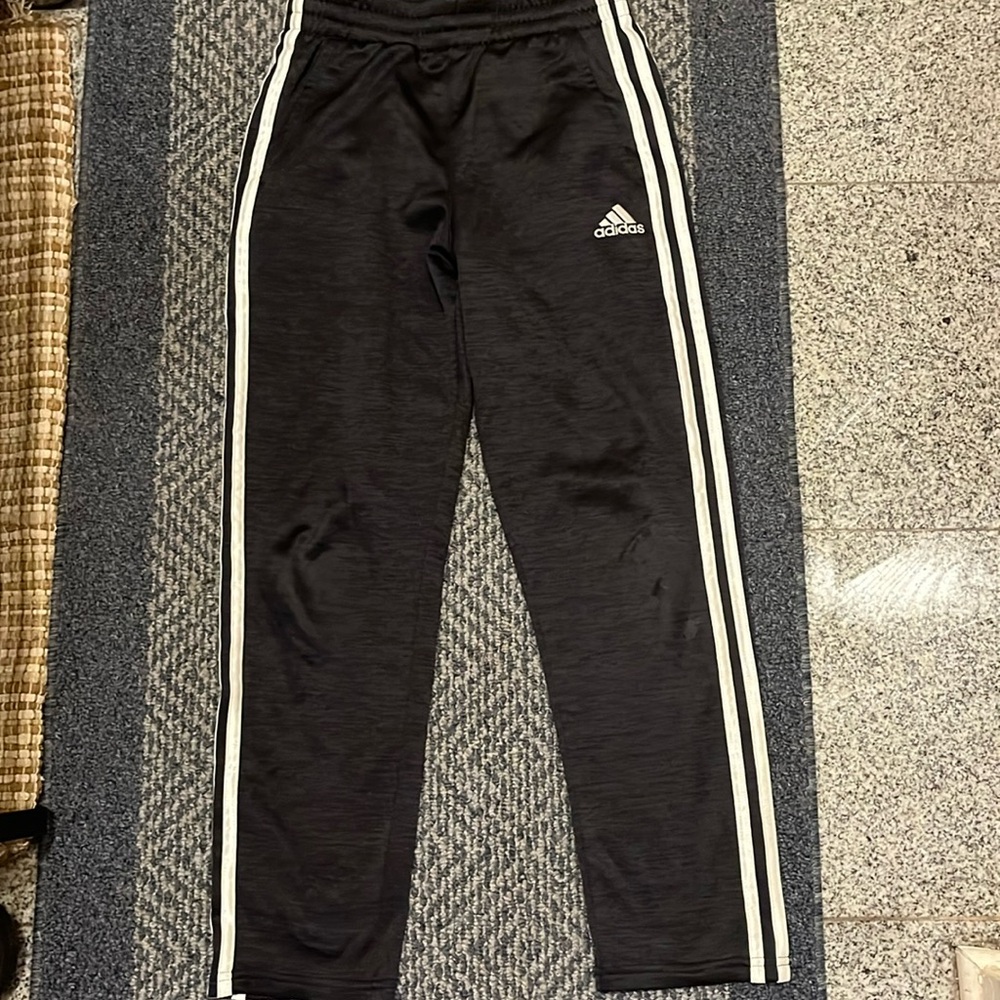 Boys Medium 10/12 Adidas Sweatpants